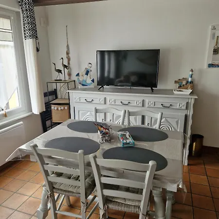 Les Flots De St Val Apartment *